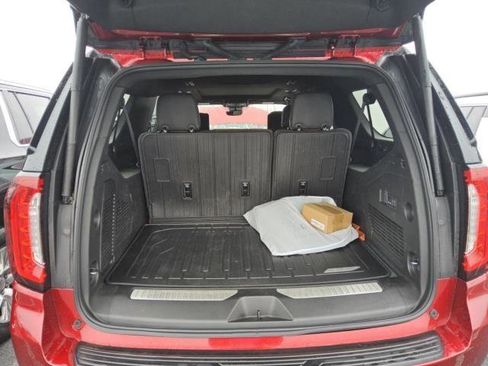 Used 2024 GMC Yukon XL Denali Ultimate image 9