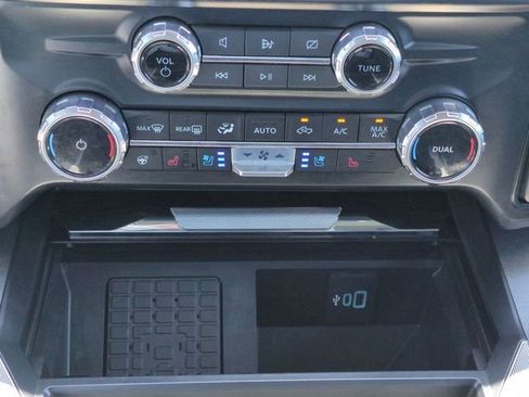Used 2023 Ford F250 Lariat w/ Lariat Ultimate Package AWD/4WD image 25