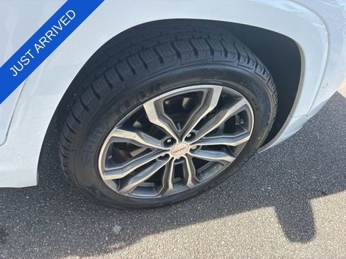 Used 2020 GMC Terrain Denali w/ Denali Premium Package FWD image 16