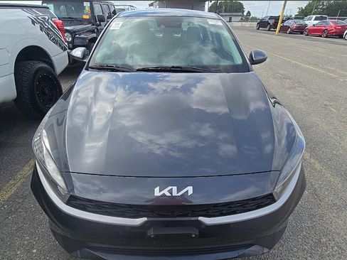 Used 2022 Kia Forte LXS FWD image 3