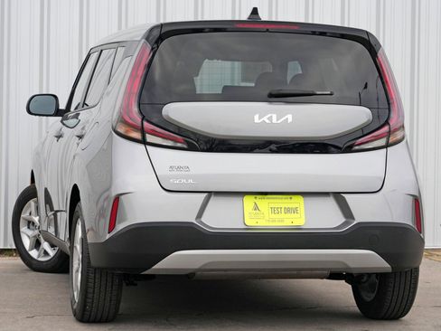 Used 2024 Kia Soul LX w/ Option Group 015 image 5