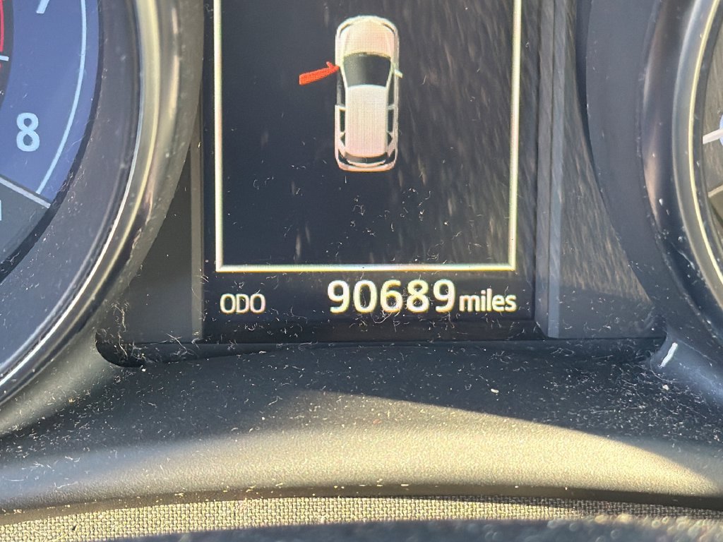 Used 2017 Toyota Corolla iM FWD image 4
