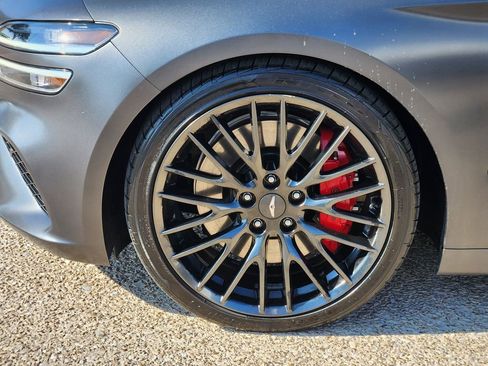 Used 2022 Genesis G70 3.3T Launch Edition image 10