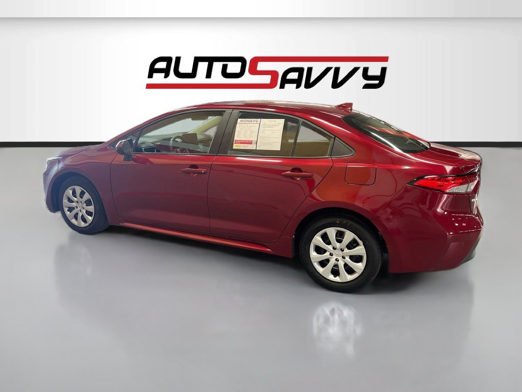 Used 2025 Toyota Corolla LE FWD image 4