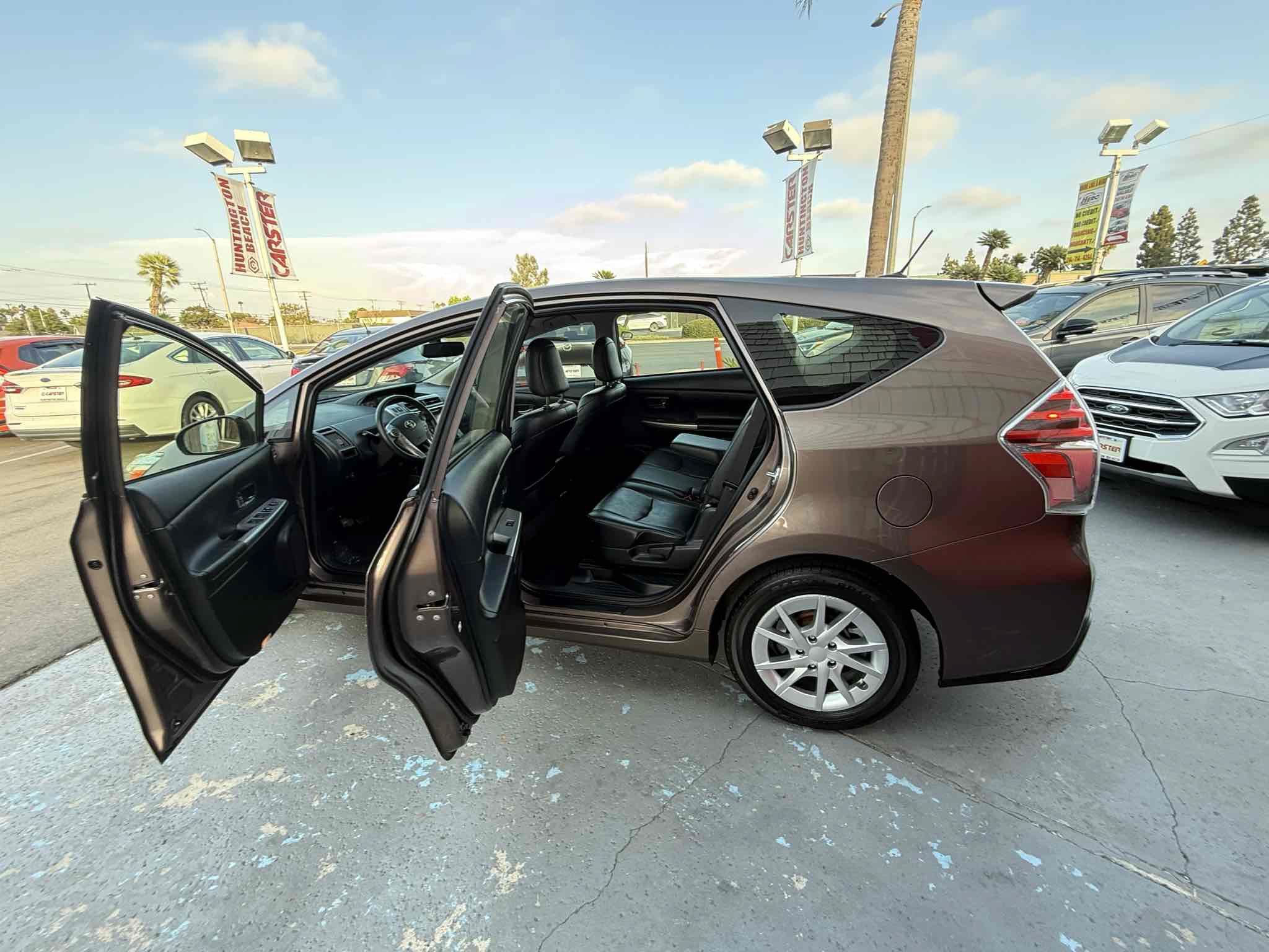 Used 2017 Toyota Prius V Four FWD image 77