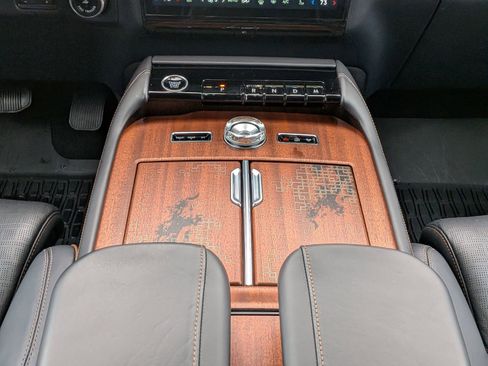 Certified 2025 Lincoln Navigator Black Label image 23