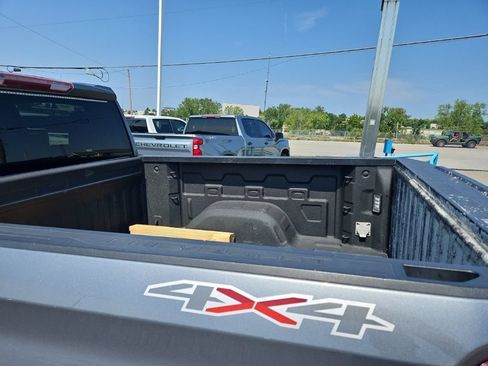 Used 2021 Chevrolet Silverado 1500 Custom AWD/4WD image 10