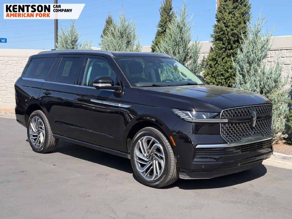Used 2025 Lincoln Navigator Reserve AWD/4WD image 10
