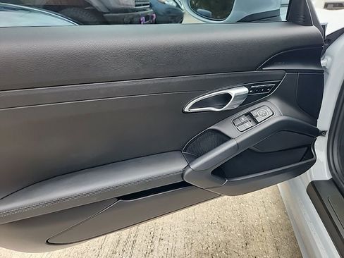 Used 2024 Porsche 718 Boxster S RWD image 2