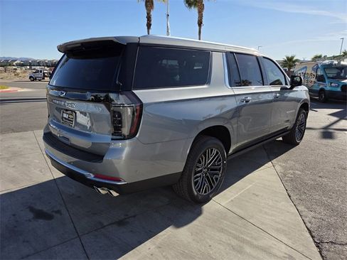 New 2025 Chevrolet Suburban High Country image 4