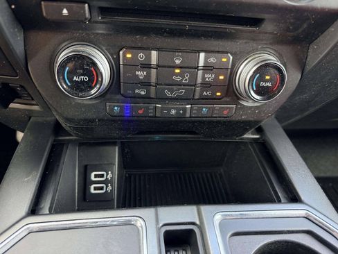 Used 2018 Ford F150 Lariat w/ Equipment Group 502A Luxury AWD/4WD image 36
