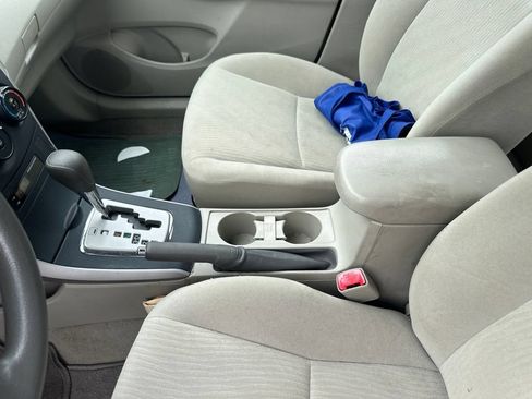 Used 2010 Toyota Corolla LE FWD image 23