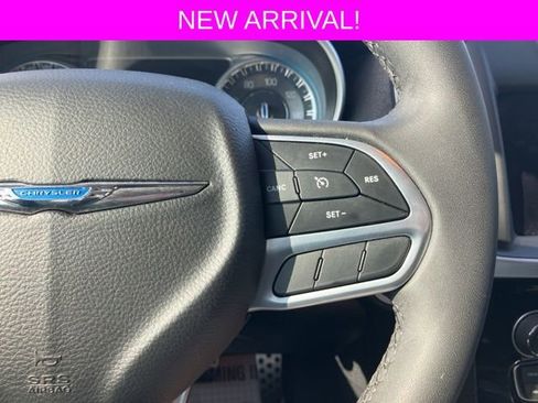 Used 2023 Chrysler 300 Touring image 22