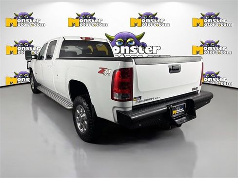 Used 2014 GMC Sierra 3500 SLT w/ SLT Convenience Package image 7