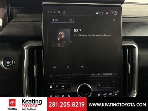 Used 2025 GMC Acadia Elevation image 22