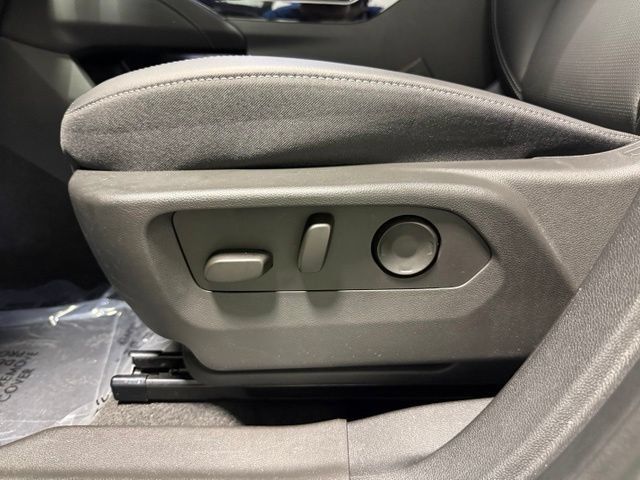 Certified 2025 Buick Envision Preferred AWD/4WD image 15
