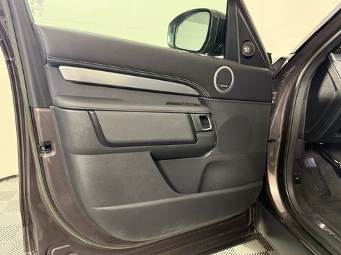 Used 2023 Land Rover Discovery S R-Dynamic image 21