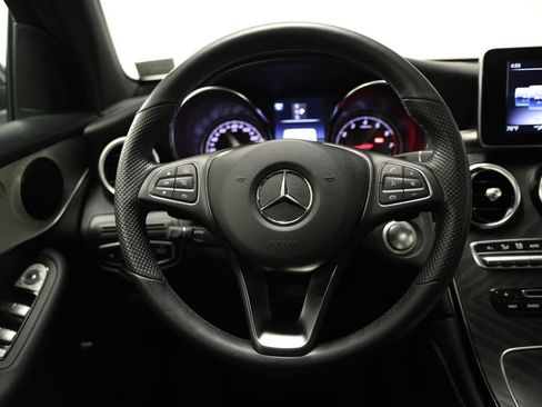 Used 2019 Mercedes-Benz GLC 300 4MATIC image 19