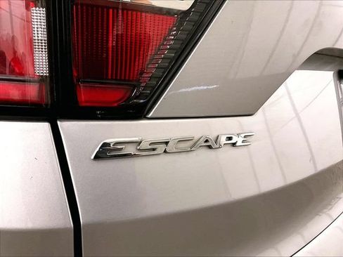 Used 2018 Ford Escape SE AWD/4WD image 14