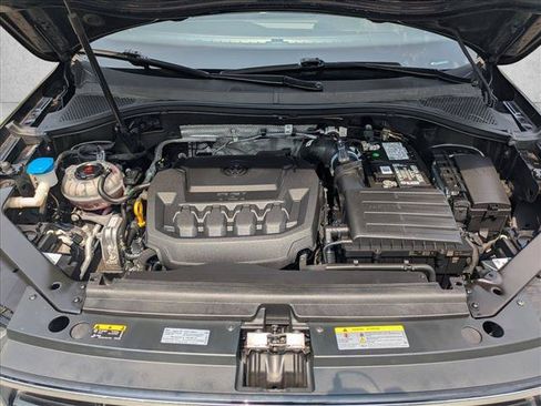 Used 2022 Volkswagen Tiguan SE R-Line FWD image 23