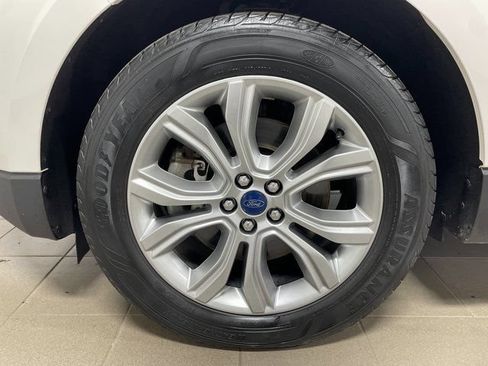 Used 2019 Ford Edge Titanium AWD/4WD image 7