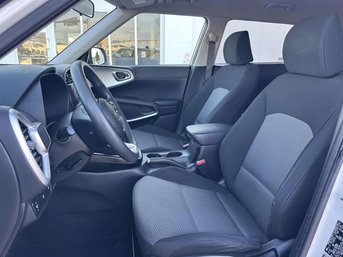Used 2020 Kia Soul LX FWD image 14