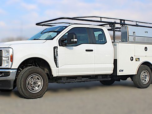 Used 2024 Ford F250 XL w/ XL Driver Assist Package image 3