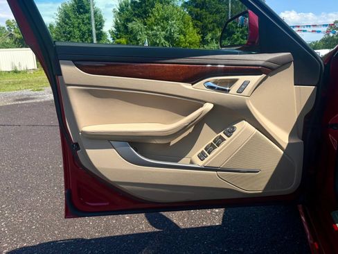 Used 2010 Cadillac CTS Premium RWD image 12