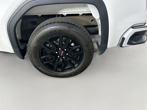 Used 2024 GMC Sierra 1500 Elevation image 11