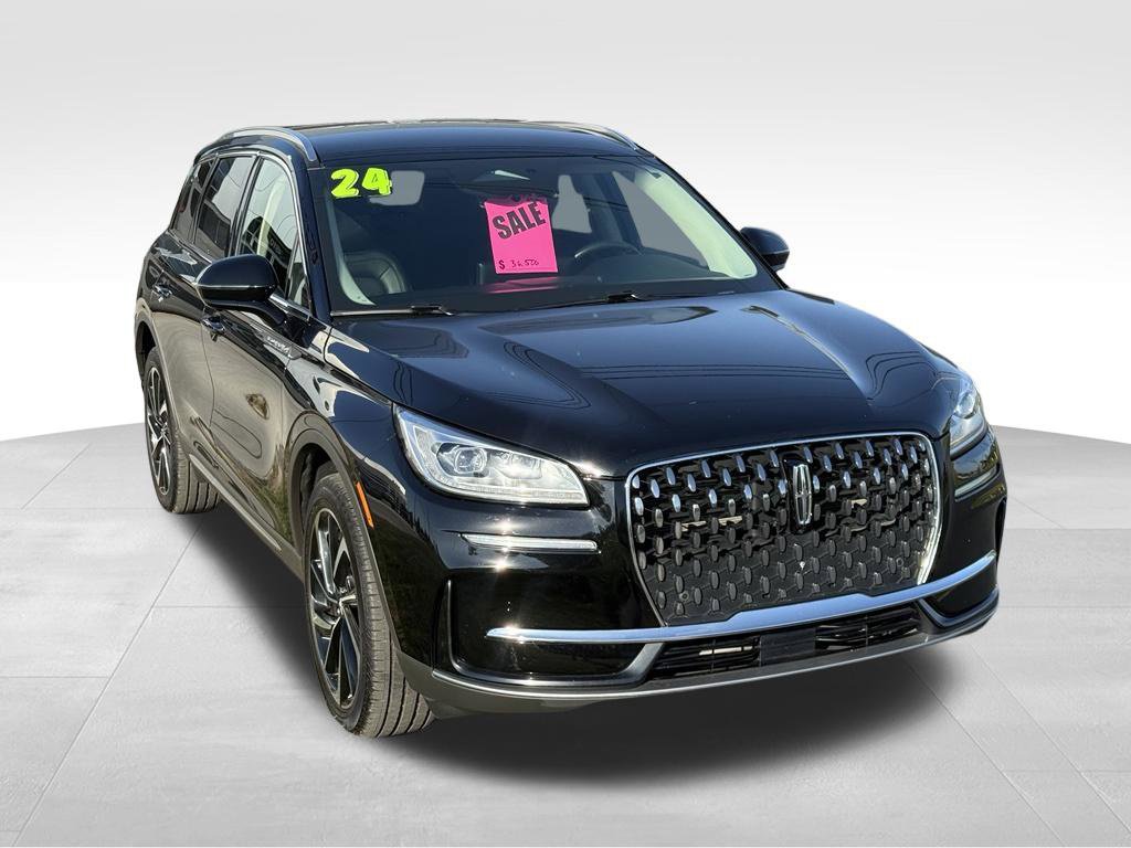 Used 2024 Lincoln Corsair Reserve w/ Equipment Group 201A AWD/4WD image 2