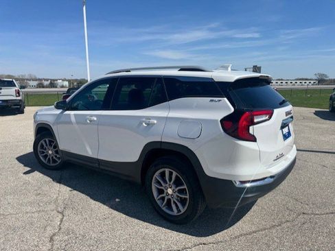 Used 2024 GMC Terrain SLT w/ Infotainment Package II AWD/4WD image 7