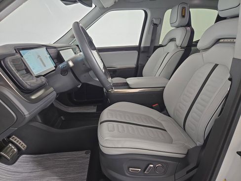 Used 2023 Rivian R1T Adventure image 20