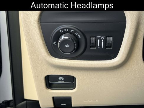 Used 2025 Jeep Grand Cherokee Limited image 38