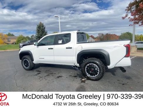 New 2025 Toyota Tacoma TRD Off-Road w/ TRD Off Road Premium Package AWD/4WD image 6