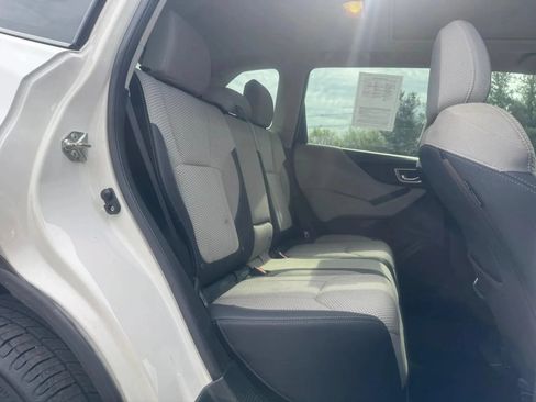 Used 2019 Subaru Forester Premium AWD/4WD image 12