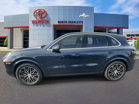 Used 2024 Porsche Cayenne image 6