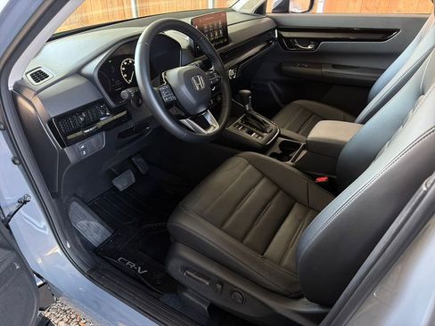 Used 2025 Honda CR-V EX-L image 2