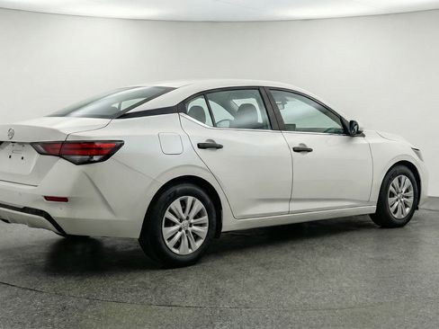 Used 2025 Nissan Sentra S image 9