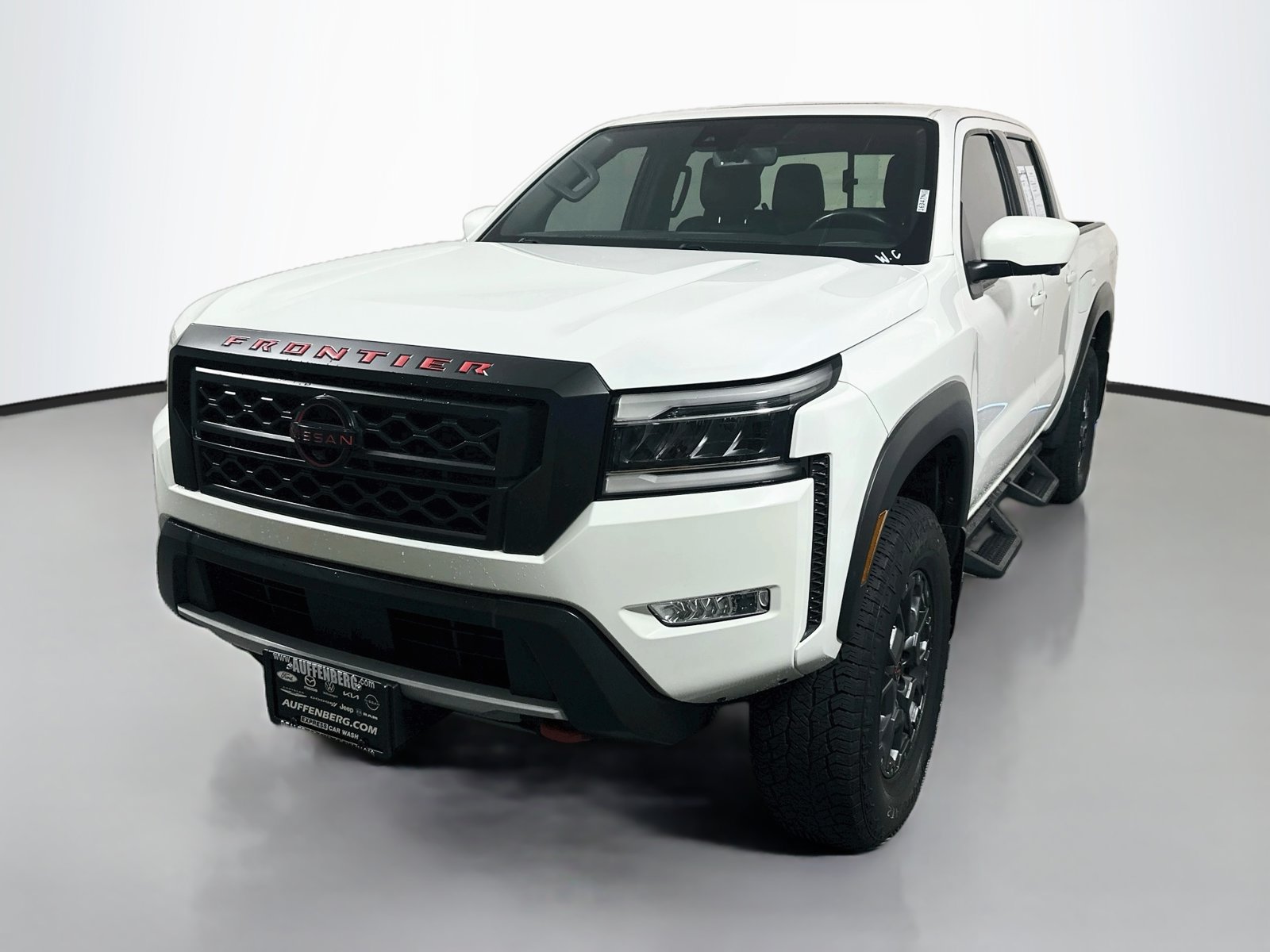 Used 2023 Nissan Frontier PRO-4X w/ Pro-4X Premium Package AWD/4WD image 3