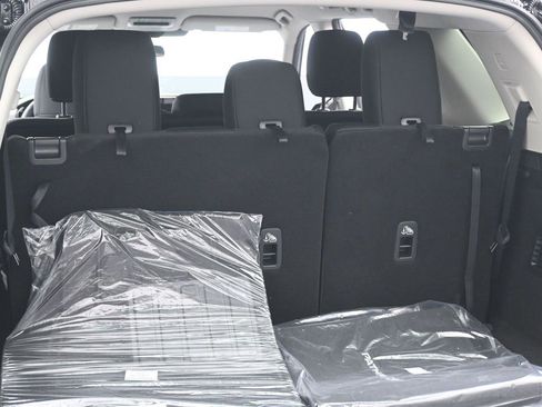 New 2026 Nissan Pathfinder SV image 21