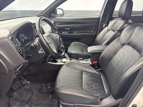 Used 2021 Mitsubishi Outlander GT image 17