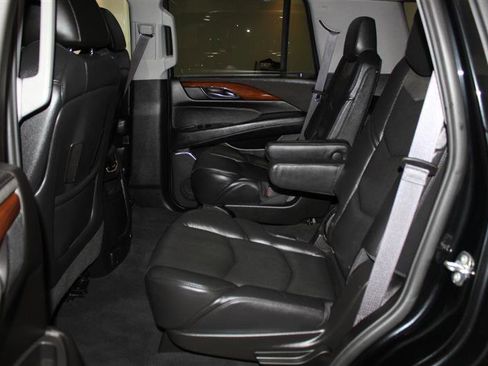 Used 2017 Cadillac Escalade Luxury image 27