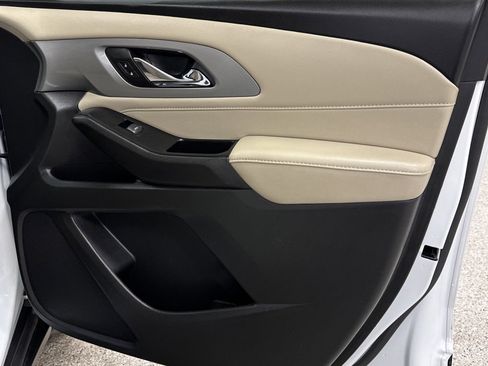 Used 2023 Chevrolet Traverse LS image 17