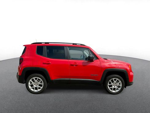 Certified 2022 Jeep Renegade Latitude w/ Convenience Group image 9