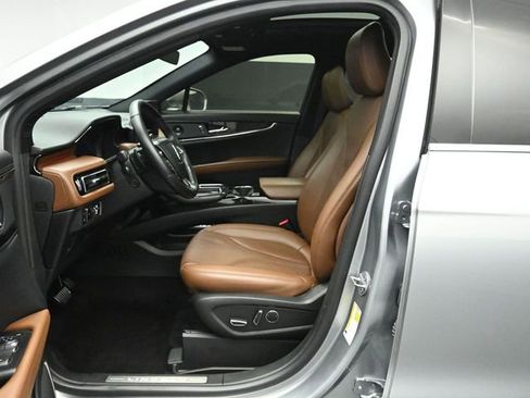 Certified 2023 Lincoln Nautilus Reserve w/ Luxury Package image 10