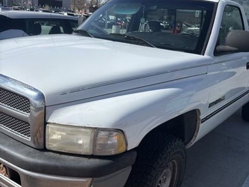 Used 2001 Dodge Ram 1500 Truck ST image 3