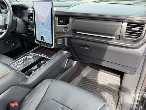Used 2023 Ford Expedition Max Platinum AWD/4WD image 28