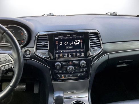 Certified 2022 Jeep Grand Cherokee Limited w/ Trailer Tow Group IV image 13