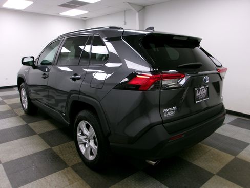 Used 2021 Toyota RAV4 XLE w/ Convenience Package AWD/4WD image 2