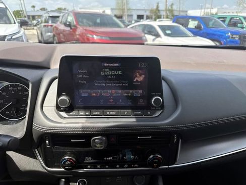Certified 2023 Nissan Rogue SV image 16